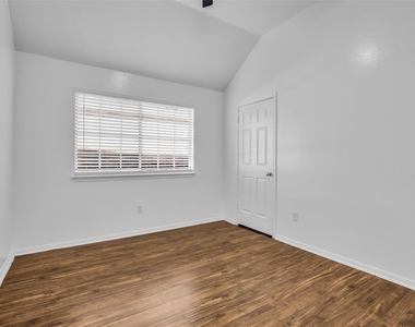 15331 Goodman Street - Photo Thumbnail 10