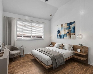 15331 Goodman Street - Photo Thumbnail 9