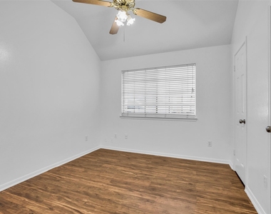 15331 Goodman Street - Photo Thumbnail 7
