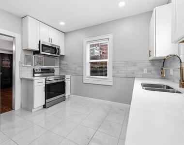 2511 Arbor Street - Photo Thumbnail 9