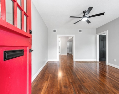 2511 Arbor Street - Photo Thumbnail 2
