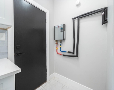 2511 Arbor Street - Photo Thumbnail 13