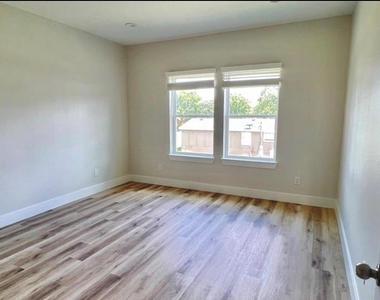 9905 Excaliburs Court - Photo Thumbnail 23