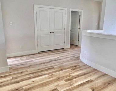 9905 Excaliburs Court - Photo Thumbnail 11