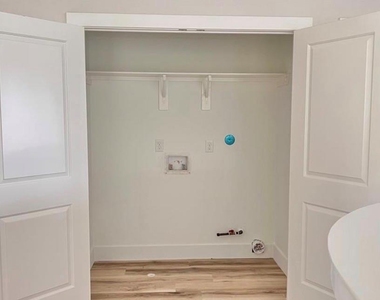 9905 Excaliburs Court - Photo Thumbnail 12