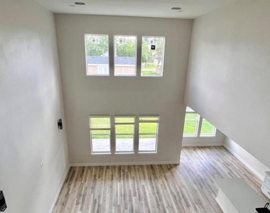 9905 Excaliburs Court - Photo Thumbnail 14