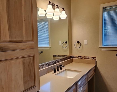 5312 Palm Drive - Photo Thumbnail 18
