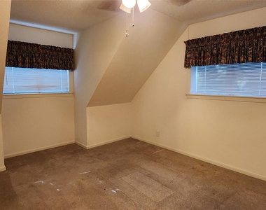 5312 Palm Drive - Photo Thumbnail 21