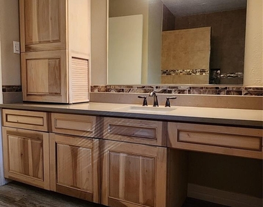 5312 Palm Drive - Photo Thumbnail 17