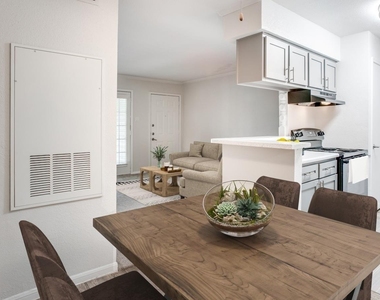 11810 Hammond Drive - Photo Thumbnail 1