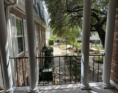 359 N Post Oak Lane - Photo Thumbnail 19