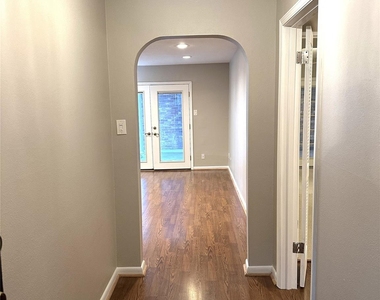 359 N Post Oak Lane - Photo Thumbnail 1