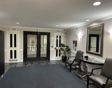 359 N Post Oak Lane - Photo Thumbnail 21