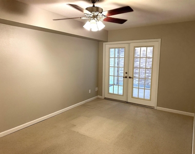 359 N Post Oak Lane - Photo Thumbnail 13
