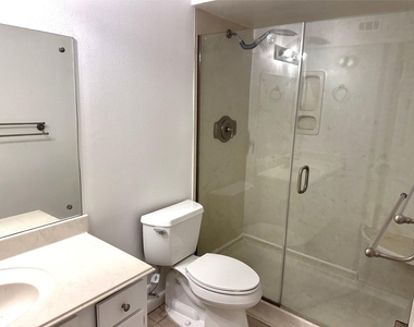 359 N Post Oak Lane - Photo Thumbnail 12