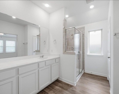 4907 Chestnut Valley Lane - Photo Thumbnail 5