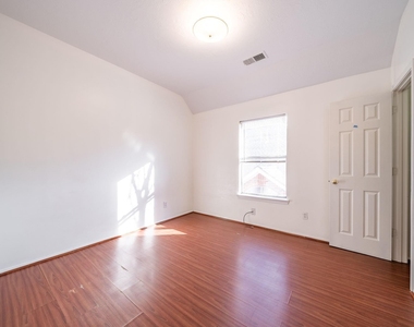 3627 Heritage Colony Drive - Photo Thumbnail 25
