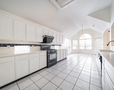 3627 Heritage Colony Drive - Photo Thumbnail 8