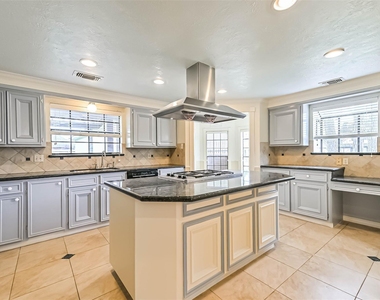 1410 Osborne Drive - Photo Thumbnail 8