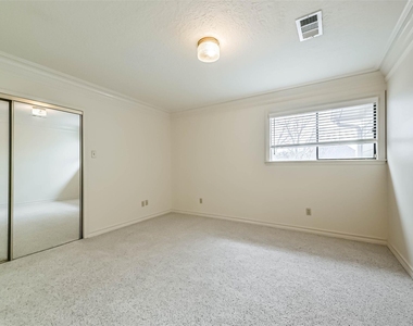 1410 Osborne Drive - Photo Thumbnail 24
