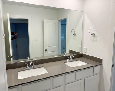 13125 Cobalt Cove Court - Photo Thumbnail 7