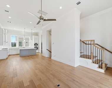 3305 W 11th Street - Photo Thumbnail 12