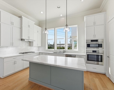 3305 W 11th Street - Photo Thumbnail 9