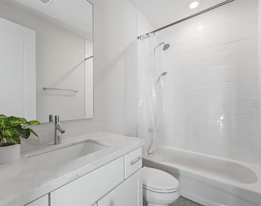 3305 W 11th Street - Photo Thumbnail 16