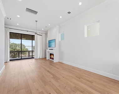 3305 W 11th Street - Photo Thumbnail 11