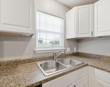 5414 Evelyn Street - Photo Thumbnail 9