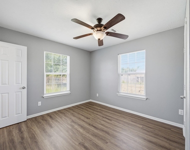 5414 Evelyn Street - Photo Thumbnail 13