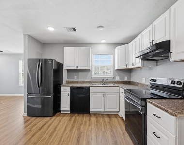 5414 Evelyn Street - Photo Thumbnail 6
