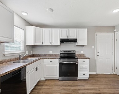 5414 Evelyn Street - Photo Thumbnail 10