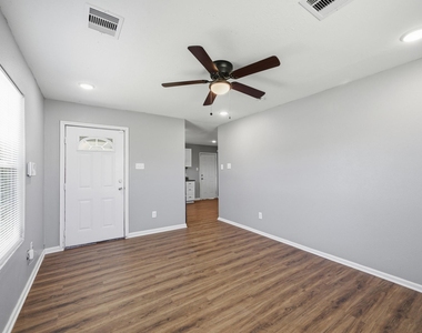 5414 Evelyn Street - Photo Thumbnail 5