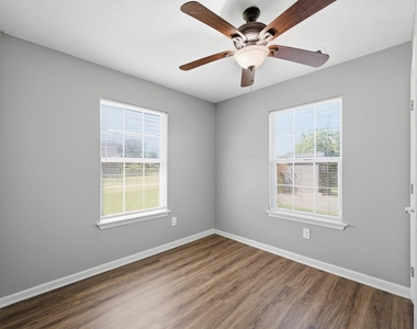 5414 Evelyn Street - Photo Thumbnail 18