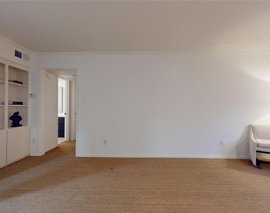 357 N Post Oak Lane - Photo Thumbnail 7