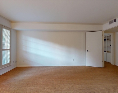 357 N Post Oak Lane - Photo Thumbnail 10
