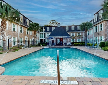 357 N Post Oak Lane - Photo Thumbnail 15
