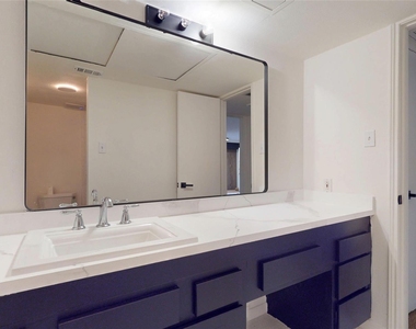 357 N Post Oak Lane - Photo Thumbnail 8