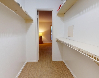 357 N Post Oak Lane - Photo Thumbnail 11