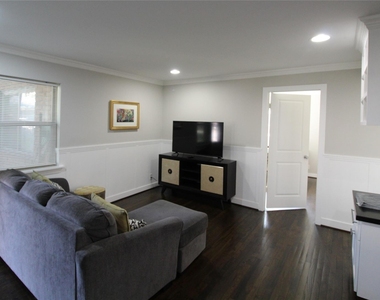 4719 Oakshire Drive - Photo Thumbnail 7