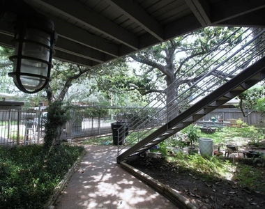 4719 Oakshire Drive - Photo Thumbnail 8