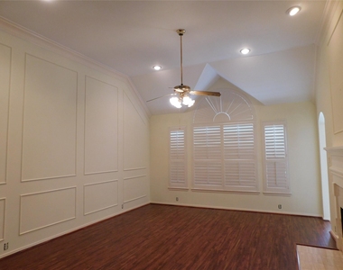 3311 Waters Way Drive - Photo Thumbnail 3
