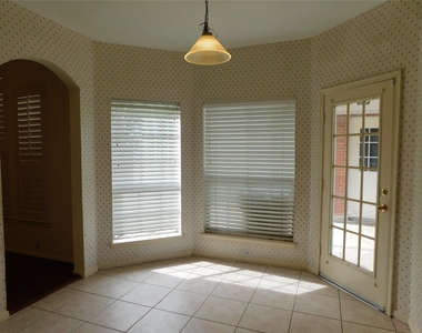 3311 Waters Way Drive - Photo Thumbnail 13