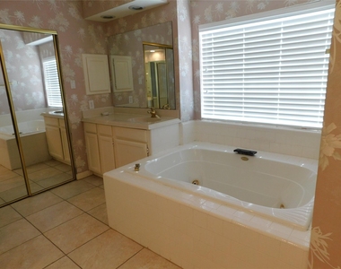 3311 Waters Way Drive - Photo Thumbnail 20