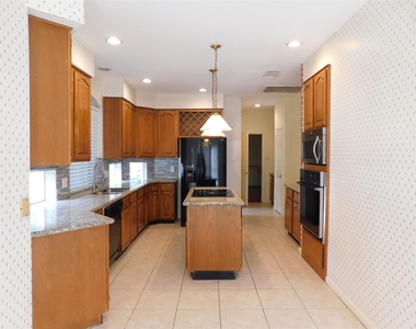 3311 Waters Way Drive - Photo Thumbnail 16