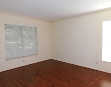 3311 Waters Way Drive - Photo Thumbnail 8