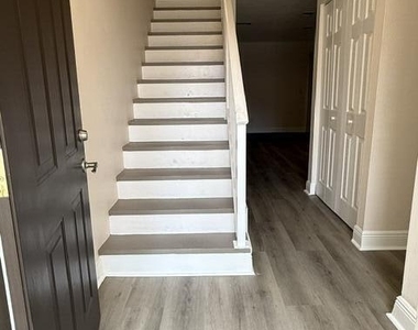 1031 Ashley Avenue - Photo Thumbnail 1