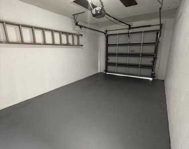 1031 Ashley Avenue - Photo Thumbnail 20