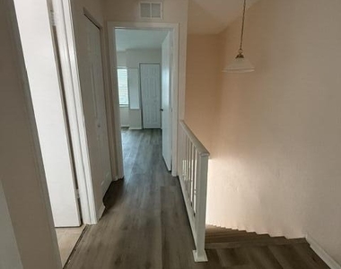 1031 Ashley Avenue - Photo Thumbnail 14